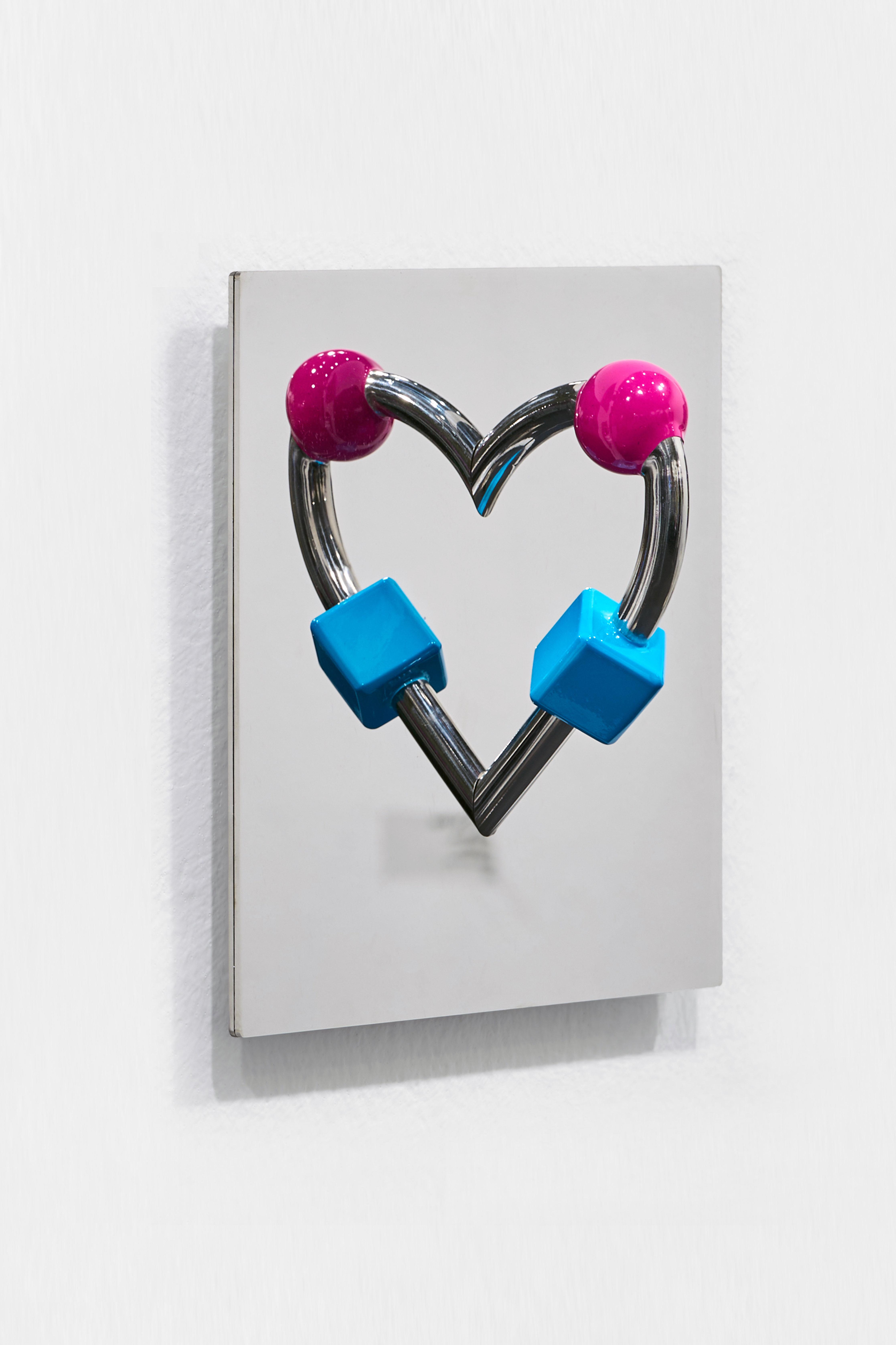 방인균 Beads Maze #Heart_200x200x110(h)mm_Stainless,Urethane paint_2026.jpg